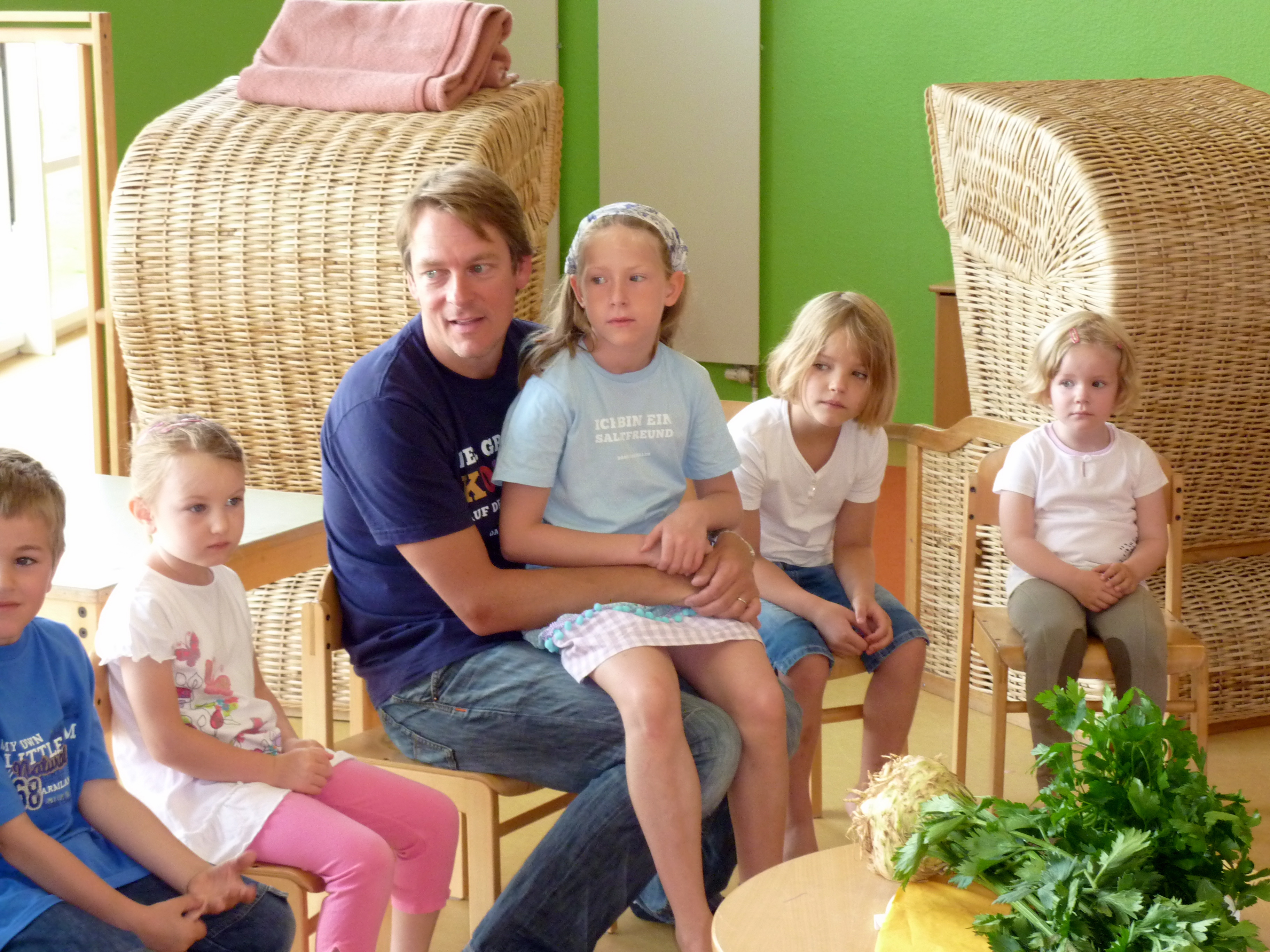 Norderney - Michael König kocht mit Kindern in der Kleinen Robbe