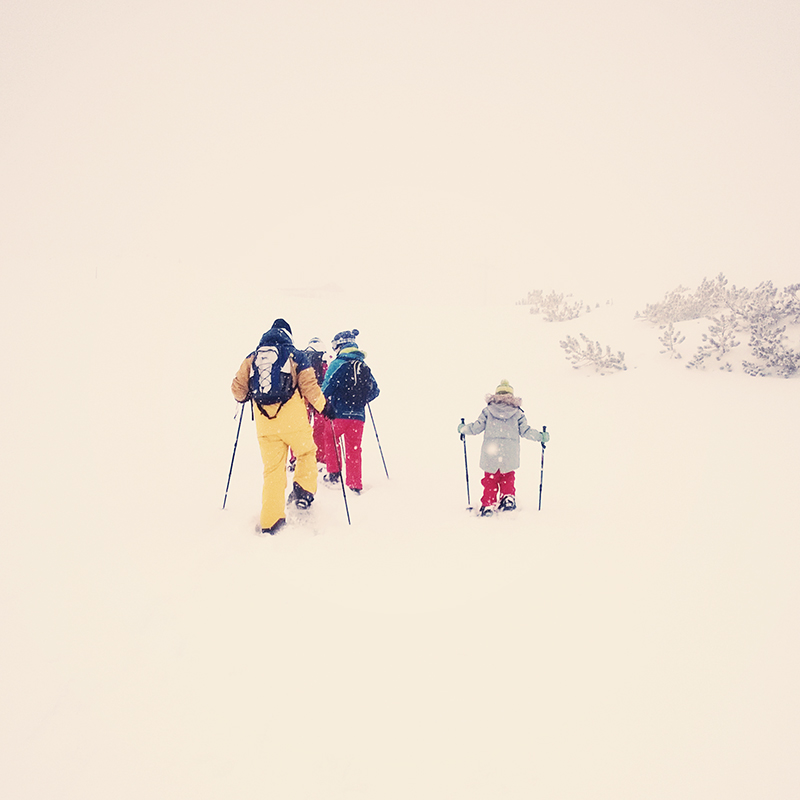 Schneeschuhwandern Tirol mit Familie