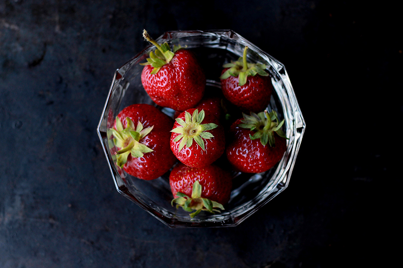 obst-mit-wenig-zucker-erdbeeren