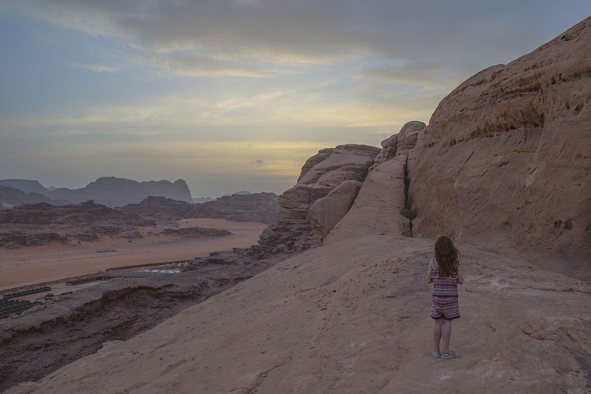mit kindern nach jordanien reisen wadi rum desert camp sundowner