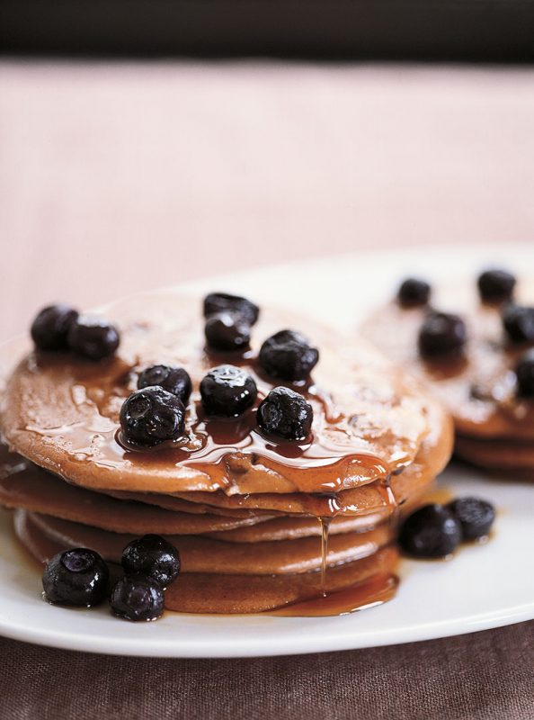 everydayraw rezep fuer blaubeerpfannkuchen